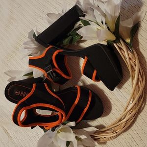 Rouge Helium size 9 orange n black platform slippers